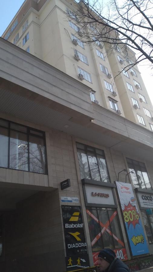 Bishkek, Promenade Appartamento Esterno foto