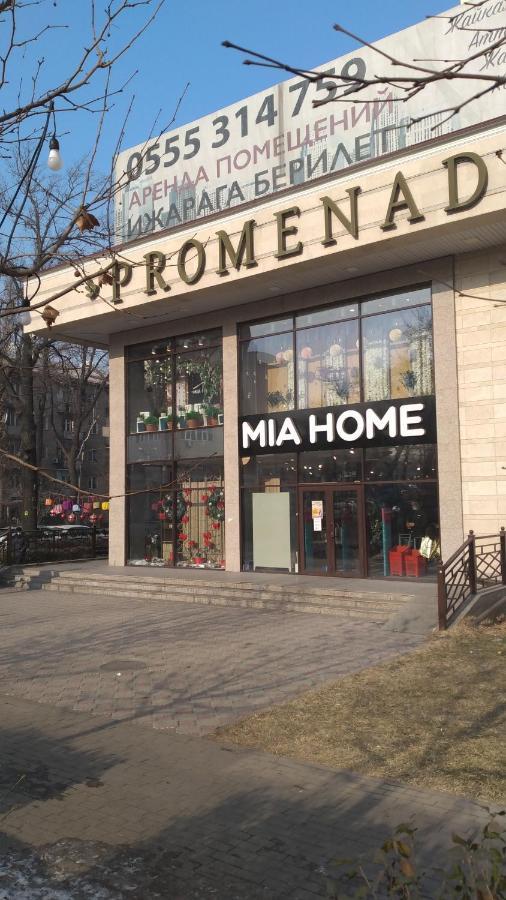 Bishkek, Promenade Appartamento Esterno foto